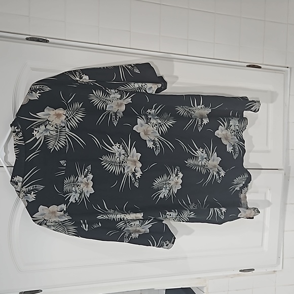 Mens Hawaiian Shirt - Picture 3 of 3